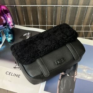 UGG Autumn/Winter messenger bag